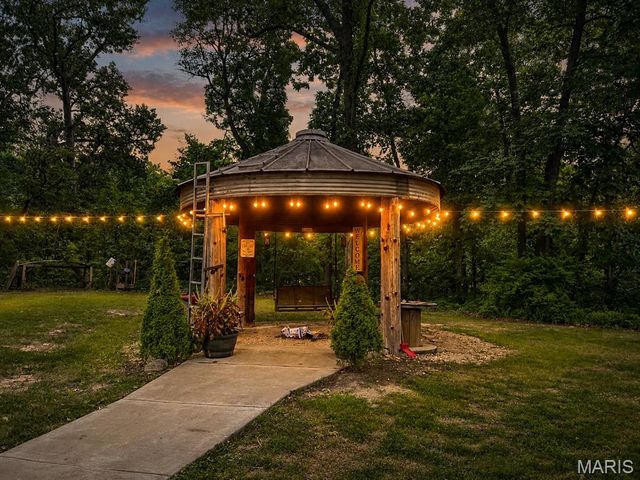 22907 Lakeside Hills Drive, Warrenton, MO 63383