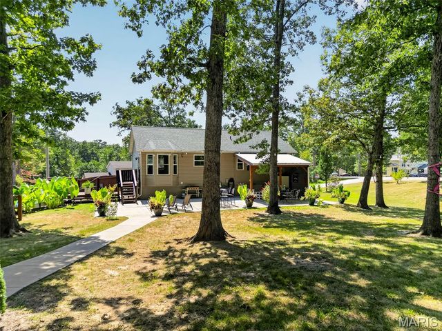 22907 Lakeside Hills Drive, Warrenton, MO 63383