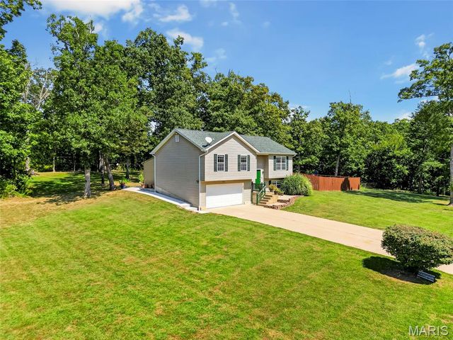 22907 Lakeside Hills Drive, Warrenton, MO 63383