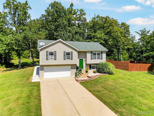 22907 Lakeside Hills Drive, Warrenton, MO 63383