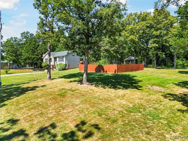 22907 Lakeside Hills Drive, Warrenton, MO 63383