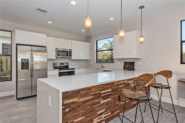 1101 NE 3RD Avenue, Fort Lauderdale, FL 33304