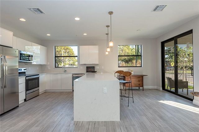 1101 NE 3RD Avenue, Fort Lauderdale, FL 33304