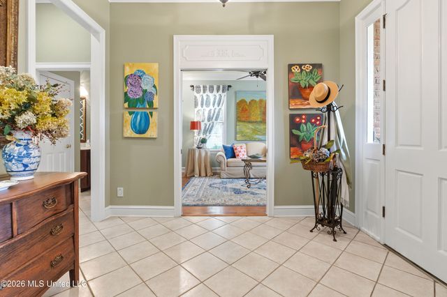8209 Longwood Drive, Olive Branch, MS 38654