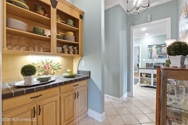 8209 Longwood Drive, Olive Branch, MS 38654