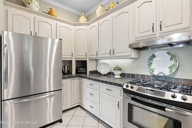 8209 Longwood Drive, Olive Branch, MS 38654