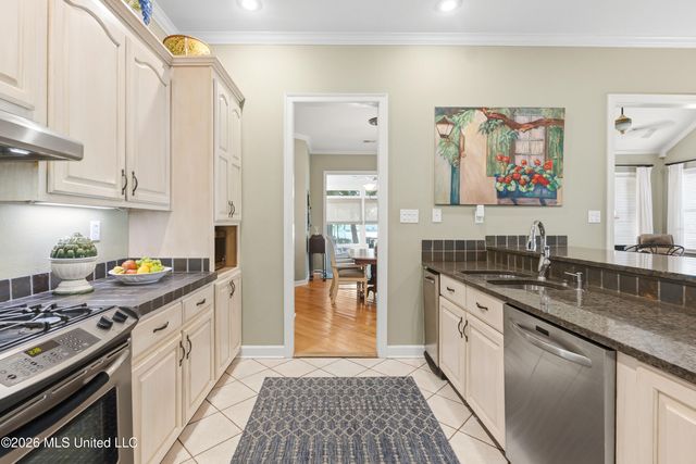 8209 Longwood Drive, Olive Branch, MS 38654