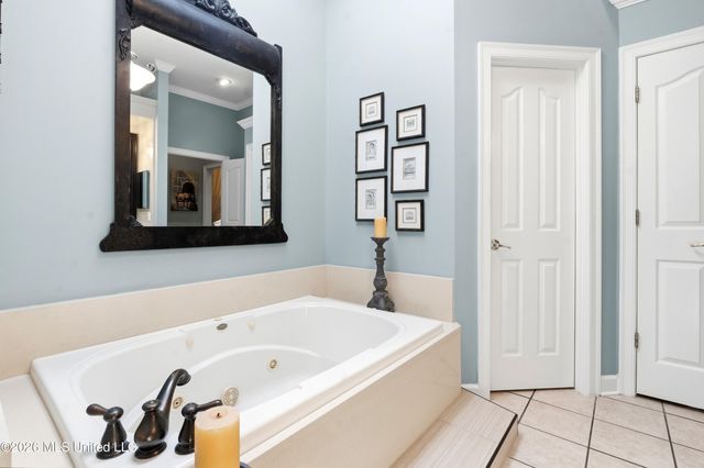 8209 Longwood Drive, Olive Branch, MS 38654