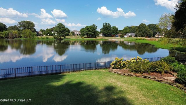 8209 Longwood Drive, Olive Branch, MS 38654
