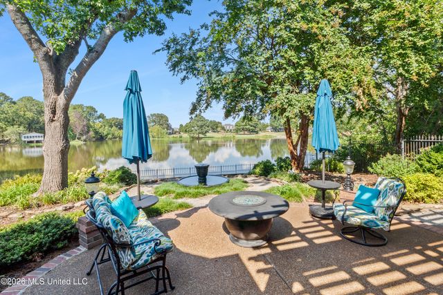 8209 Longwood Drive, Olive Branch, MS 38654
