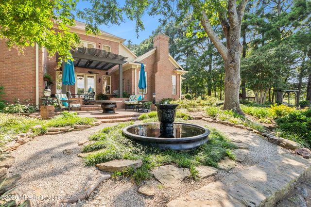 8209 Longwood Drive, Olive Branch, MS 38654