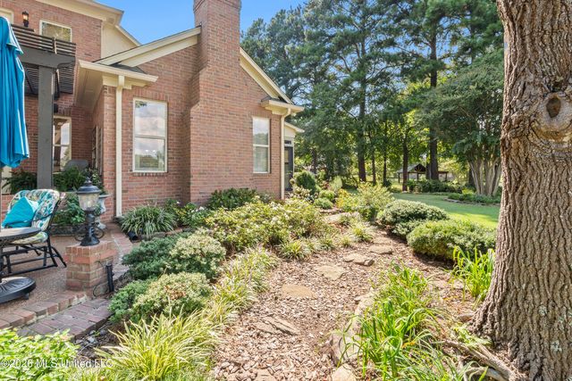 8209 Longwood Drive, Olive Branch, MS 38654