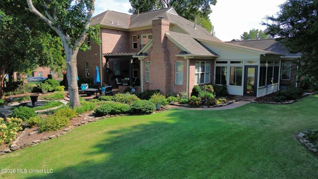 8209 Longwood Drive, Olive Branch, MS 38654