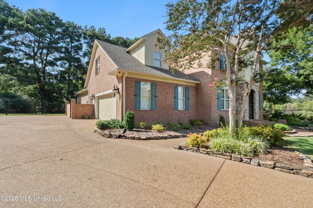 8209 Longwood Drive, Olive Branch, MS 38654