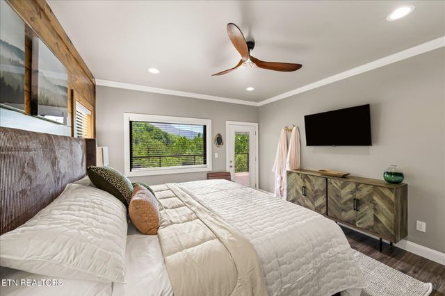 622 Coronation St, Gatlinburg, TN 37738