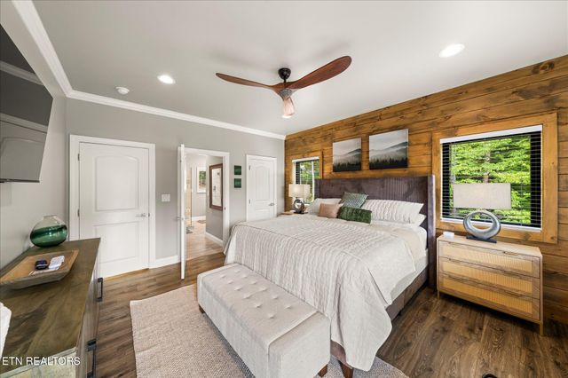 622 Coronation St, Gatlinburg, TN 37738