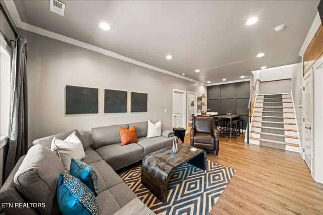 622 Coronation St, Gatlinburg, TN 37738