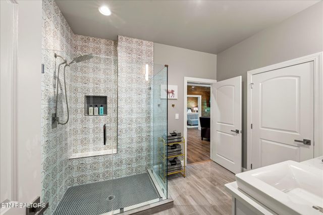 622 Coronation St, Gatlinburg, TN 37738