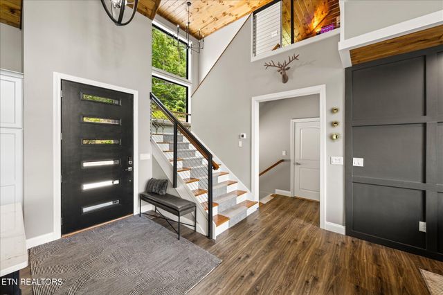 622 Coronation St, Gatlinburg, TN 37738