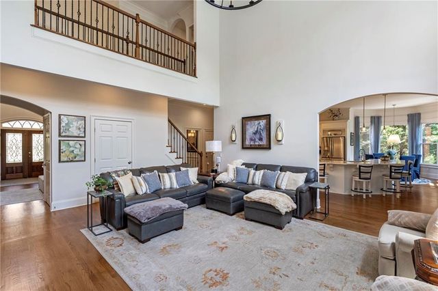 805 Lake Mist Cove, Alpharetta, GA 30004
