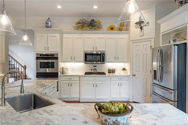 805 Lake Mist Cove, Alpharetta, GA 30004