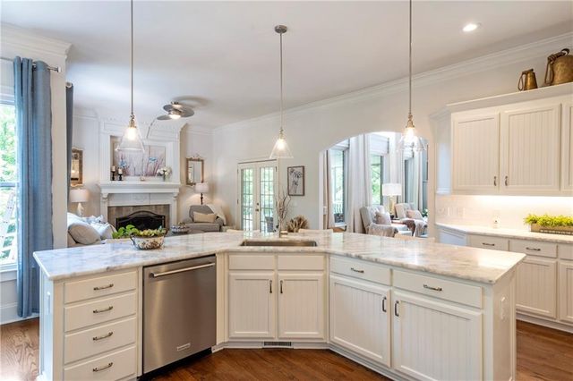 805 Lake Mist Cove, Alpharetta, GA 30004