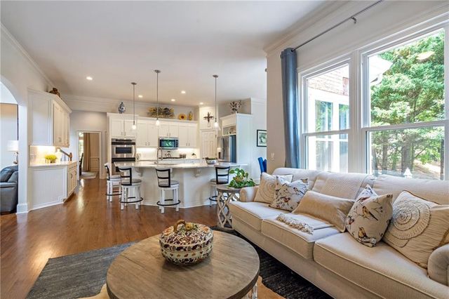 805 Lake Mist Cove, Alpharetta, GA 30004