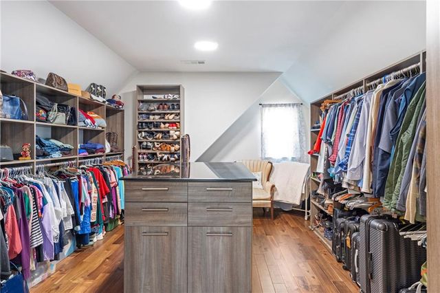 805 Lake Mist Cove, Alpharetta, GA 30004