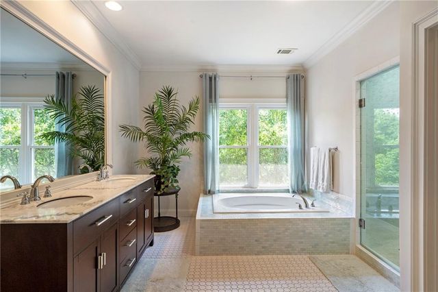 805 Lake Mist Cove, Alpharetta, GA 30004