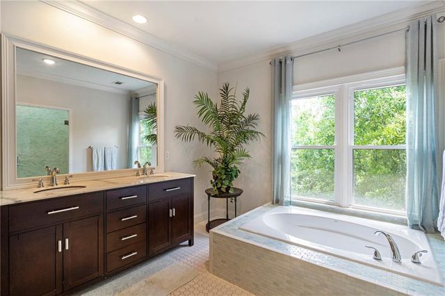 805 Lake Mist Cove, Alpharetta, GA 30004