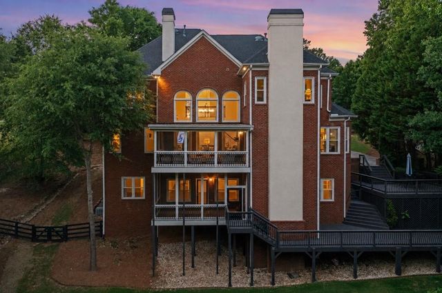 805 Lake Mist Cove, Alpharetta, GA 30004