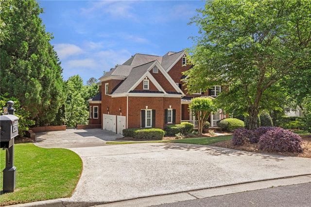 805 Lake Mist Cove, Alpharetta, GA 30004