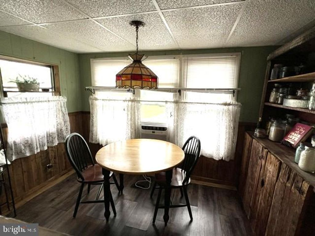 Image 2 of property listing at 512 LIBERTY DR, Mount Wolf, PA 17347