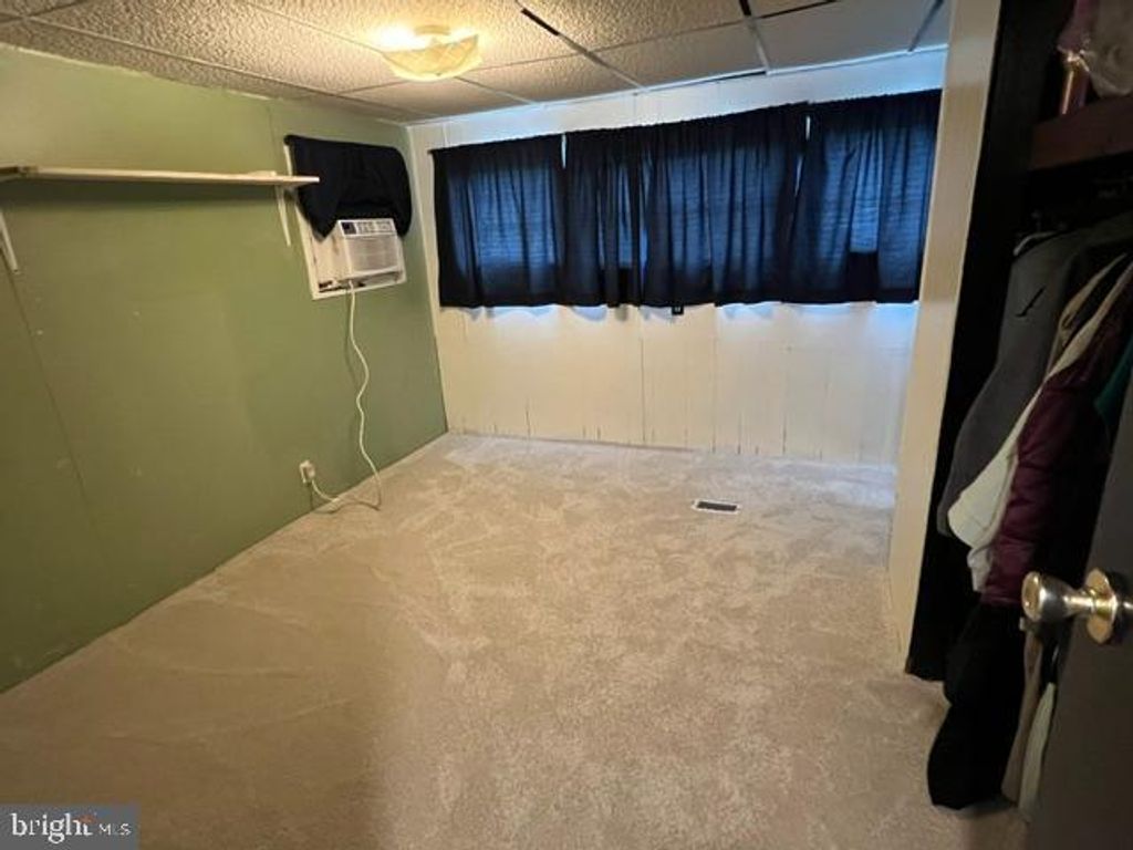 Image 5 of property listing at 512 LIBERTY DR, Mount Wolf, PA 17347
