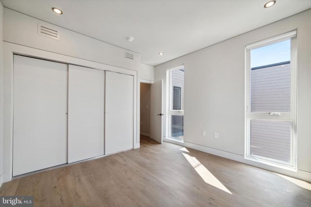 1408 E OXFORD ST, Philadelphia, PA 19125