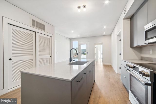 1408 E OXFORD ST, Philadelphia, PA 19125