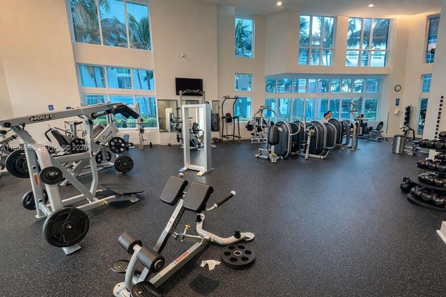 1900 N Bayshore Dr 910, Miami, FL 33132