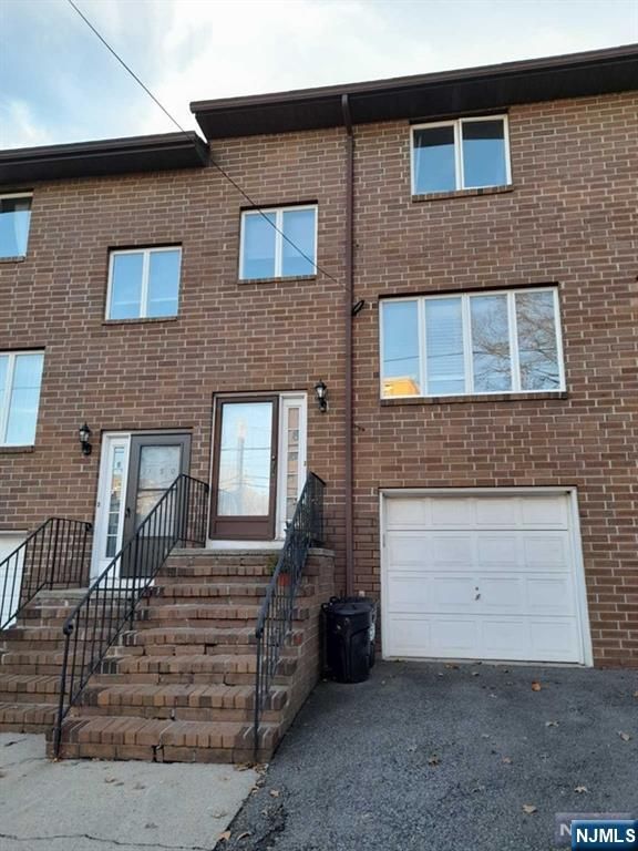 152 Main Street, East Rutherford, NJ 07073