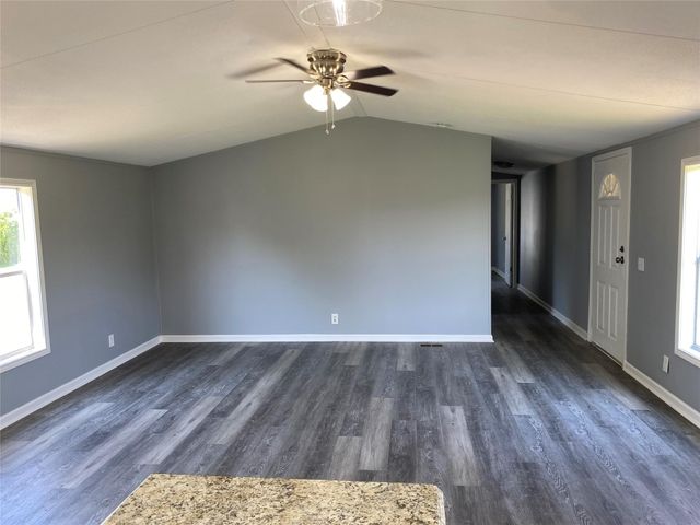 6115 S Highway 35, Alvin, TX 77511