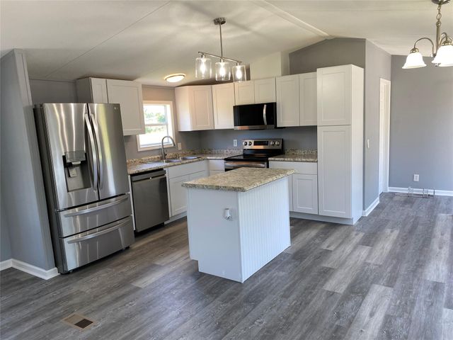 6115 S Highway 35, Alvin, TX 77511