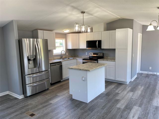 6115 S Highway 35, Alvin, TX 77511