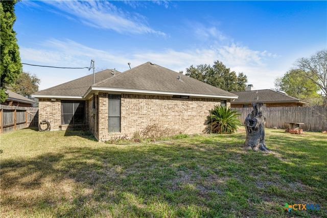 223 Spur Drive, Victoria, TX 77904
