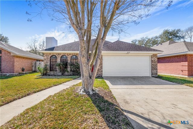 223 Spur Drive, Victoria, TX 77904