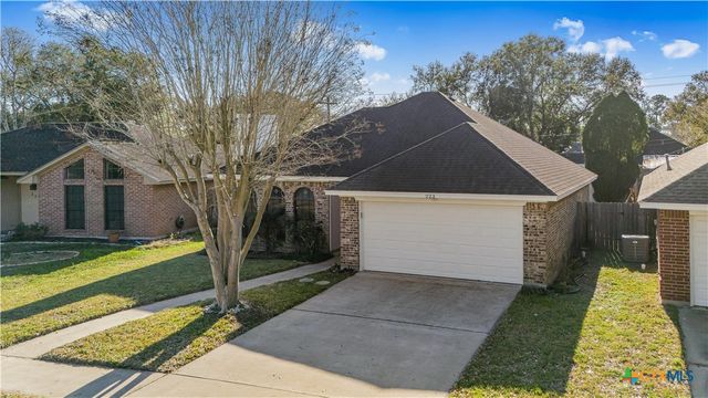 223 Spur Drive, Victoria, TX 77904