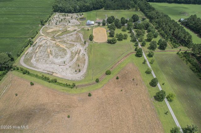 2118 Old Savannah Road, Burgaw, NC 28425