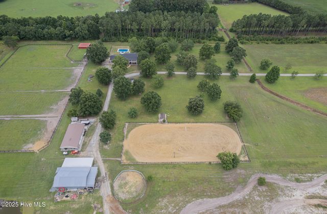 2118 Old Savannah Road, Burgaw, NC 28425