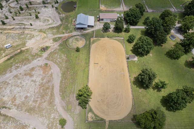 2118 Old Savannah Road, Burgaw, NC 28425