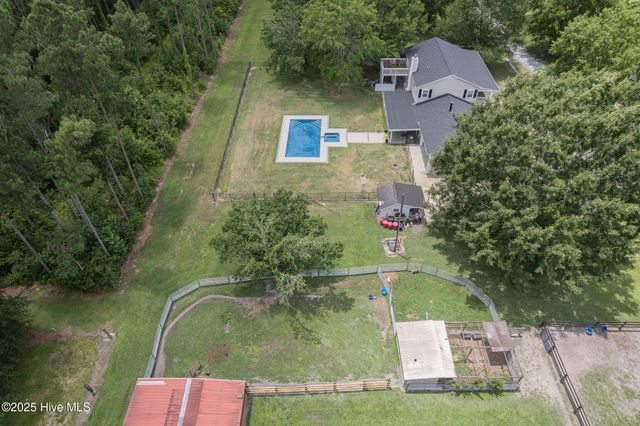 2118 Old Savannah Road, Burgaw, NC 28425