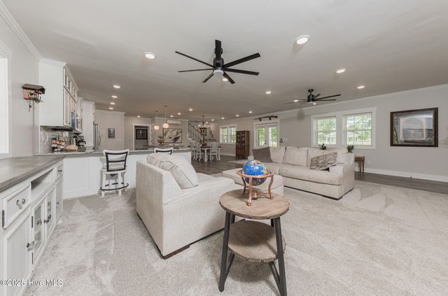 2118 Old Savannah Road, Burgaw, NC 28425