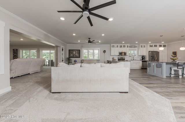 2118 Old Savannah Road, Burgaw, NC 28425